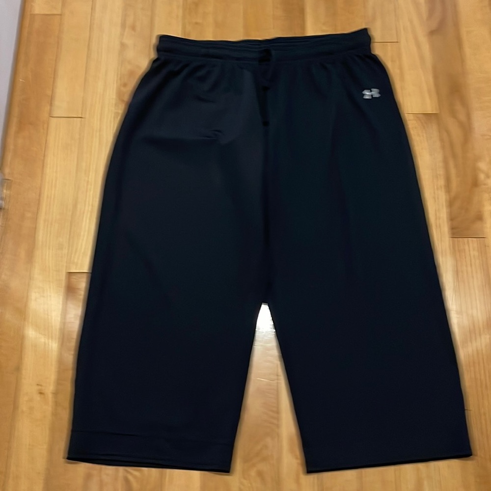 Under Armour athletic capris size large
